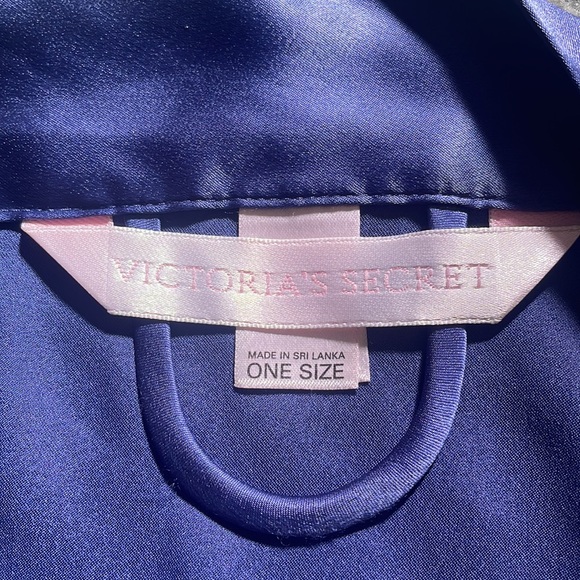 Victoria’s Secret pajamas and robe set machine washable! - Picture 13 of 15